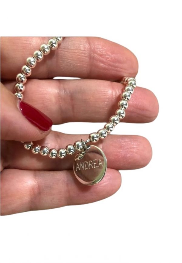 Pulsera de Bolitas con Medallas Grabadas - Imagen 3