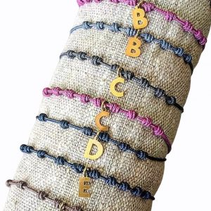Pulsera de Nudos Letra Gruesa